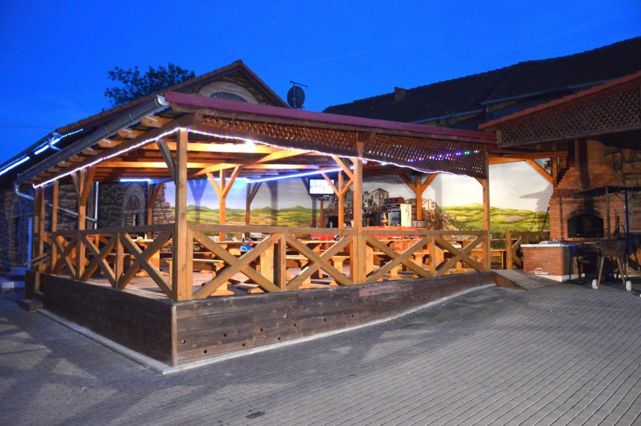 Wellness Club Villa Puclice Екстериор снимка