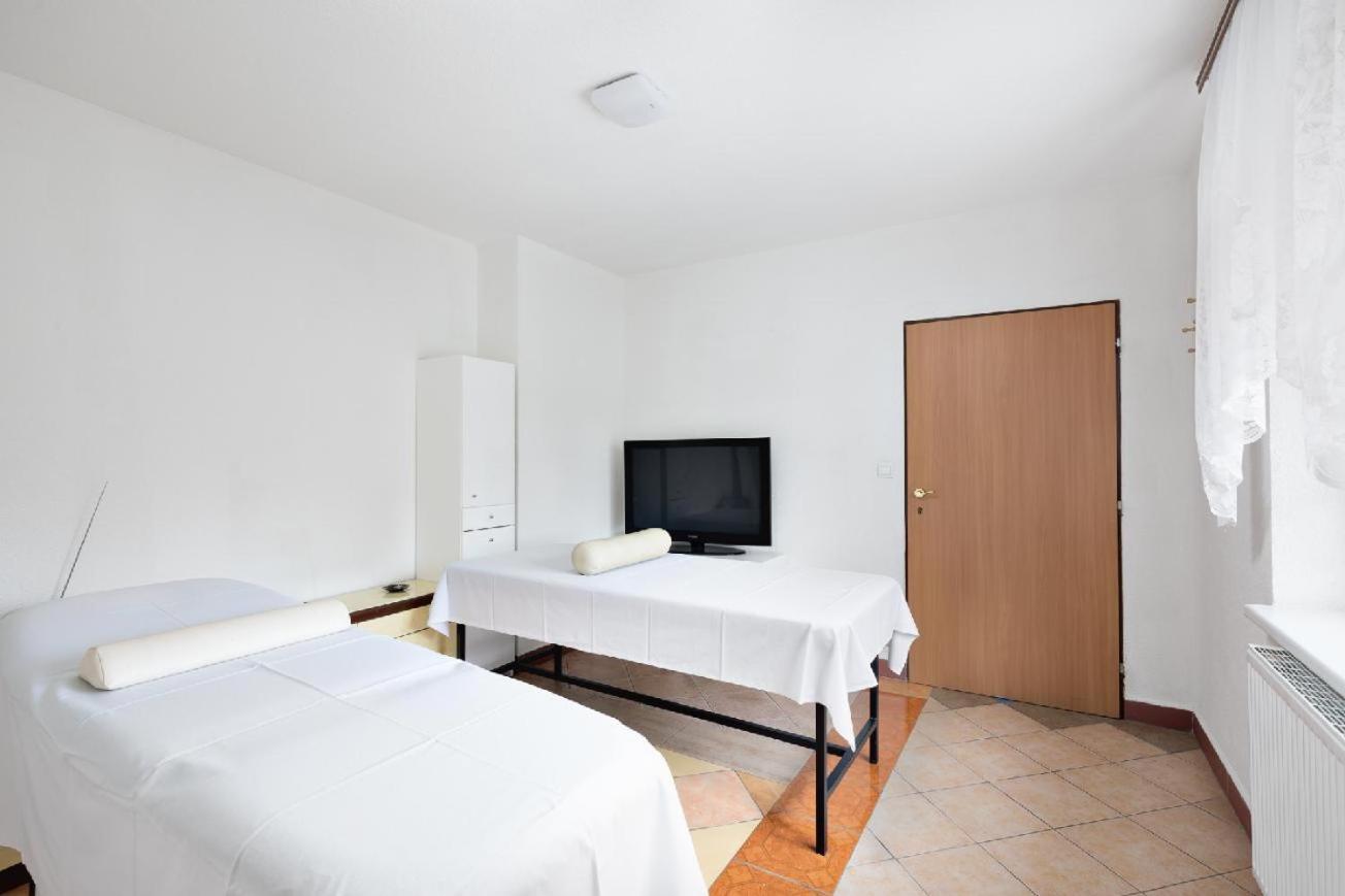 Wellness Club Villa Puclice Екстериор снимка